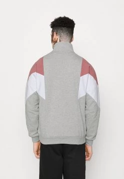 Kaotiko - Herren CREW BRENDAN - Sweatshirt - Grey/soft Burgundy 10 Kaotiko - Herren CREW BRENDAN - Sweatshirt - Grey/soft Burgundy -Kaotiko || Fire And Glory Populaire Magasin 03b7c552e740400da4e2c69ca1f41484