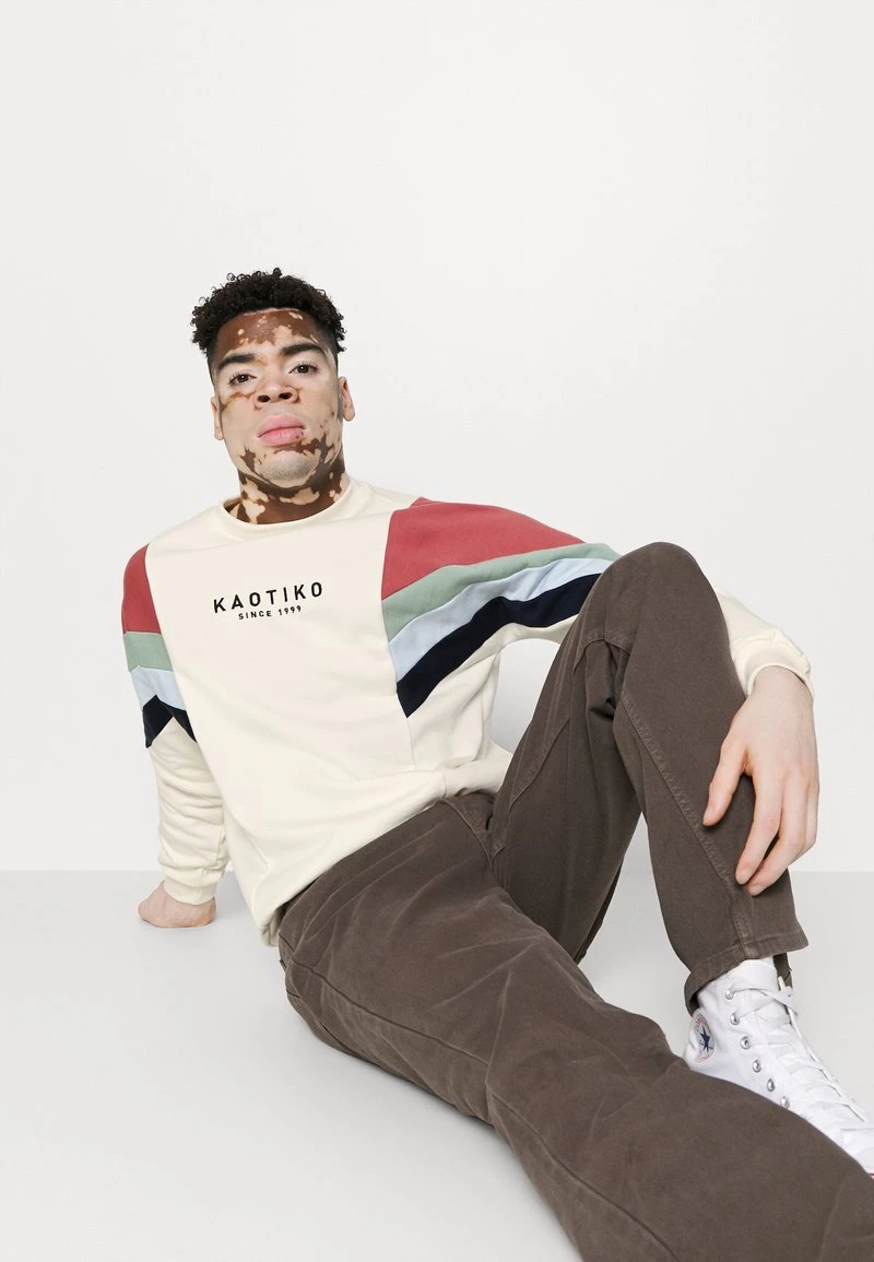 Kaotiko - Unisex CREW SEATTLE - Sweatshirt - Marfil/burgundy 6 Kaotiko - Unisex CREW SEATTLE - Sweatshirt - Marfil/burgundy – Bild 4