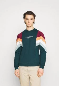 Kaotiko UNISEX CREW SEATTLE - Sweatshirt - Cloud -Kaotiko || Fire And Glory Populaire Magasin 47a4940a969e475da6a6812ce8e0bf00