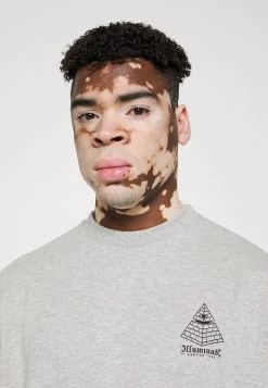 Kaotiko - Herren CREW MASTERMIND PYRAMID - Sweatshirt - Grey Vigore 11 Kaotiko - Herren CREW MASTERMIND PYRAMID - Sweatshirt - Grey Vigore -Kaotiko || Fire And Glory Populaire Magasin 58a97b7d28554796b148d90ea4ed19d0