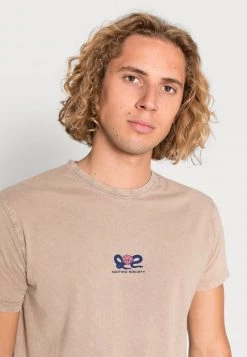 Kaotiko MIND WASHED UNISEX - T-Shirt Print - Hueso 11 Kaotiko MIND WASHED UNISEX - T-Shirt Print - Hueso -Kaotiko || Fire And Glory Populaire Magasin 62cf33f702e94e62bd4bedca019d175a