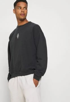 Kaotiko - Herren CREW PYRAMID - Sweatshirt - Black Wash -Kaotiko || Fire And Glory Populaire Magasin 79a49f0d8a8b4de39c9e714edd88bbe7