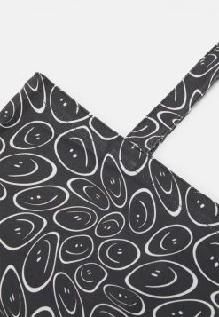 Fire & Glory HAPPIE TOTE BAG - Shopping Bag - Black - Damen -Kaotiko || Fire And Glory Populaire Magasin 829b42381e36483bab3cd749004425fd