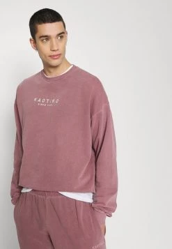 Kaotiko - Herren CREW ALAN - Sweatshirt - Rouge 11 Kaotiko - Herren CREW ALAN - Sweatshirt - Rouge -Kaotiko || Fire And Glory Populaire Magasin 83ac6ca068184a51a833a1a0b23bad0e