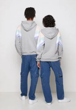 Kaotiko SUD CAP EWAN UNISEX - Kapuzenpullover - Grey/pink/green/white/grape -Kaotiko || Fire And Glory Populaire Magasin 93bfe19636e64179bf7813c140015ba9