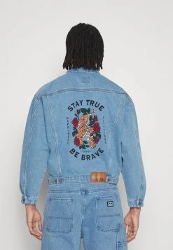 Kaotiko JACKET VINTAGE STAY TRUE UNISEX - Jeansjacke - Blue 13 Kaotiko JACKET VINTAGE STAY TRUE UNISEX - Jeansjacke - Blue -Kaotiko || Fire And Glory Populaire Magasin 9b1f6230bfa04d3092696f3d0b4c1a5f