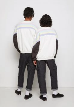 Kaotiko - Unisex CREW WALKER - Sweatshirt - Ivory/grey/pink -Kaotiko || Fire And Glory Populaire Magasin a3d14f0c70c44472acb435b9868b2417