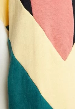 Kaotiko CREW DOWNTOWN UNISEX - Sweatshirt - Black/ivory -Kaotiko || Fire And Glory Populaire Magasin aa9310b3dc4349cc9dd10acbc629dac6