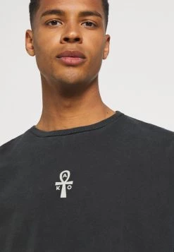 Kaotiko - Herren CREW PYRAMID - Sweatshirt - Black Wash -Kaotiko || Fire And Glory Populaire Magasin ab01e34832604f82a8e0f882d20bd174