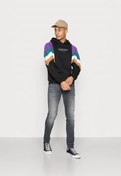 Kaotiko CAP EWAN UNISEX - Kapuzenpullover - Black/purple/jade -Kaotiko || Fire And Glory Populaire Magasin ab71fedce8ba45d6bf23b08ce4ca1031