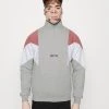 Kaotiko - Herren CREW BRENDAN - Sweatshirt - Grey/soft Burgundy -Kaotiko || Fire And Glory Populaire Magasin c53fc8fcb78c4b38a6fe810559ee15e5