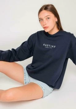 Kaotiko - Damen ABBY - Sweatshirt - Marino -Kaotiko || Fire And Glory Populaire Magasin d8e93c6166f4462288eb291e1102a0ad