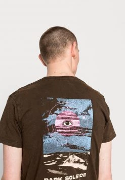 Kaotiko WASHED DARK SOCIETY UNISEX - T-Shirt Print - Chocolate 11 Kaotiko WASHED DARK SOCIETY UNISEX - T-Shirt Print - Chocolate -Kaotiko || Fire And Glory Populaire Magasin e953f0bc5b1940cbb33186e306bd7fd0